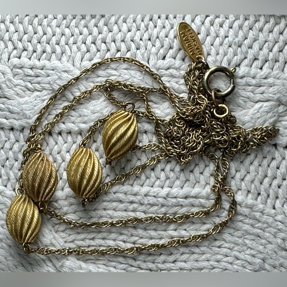 RARE!! Miriam Haskell Gold-tone Necklace with Gold-tone Twisted Barrel Beads - Picture 9 of 11